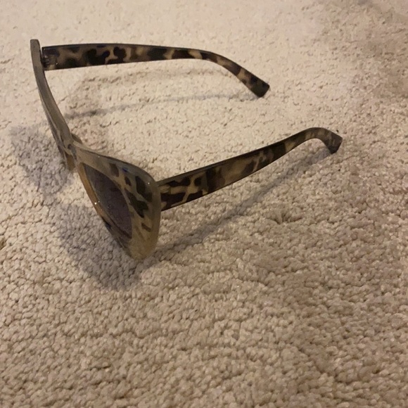 FP Cat Eye Sunglasses - Picture 3 of 4